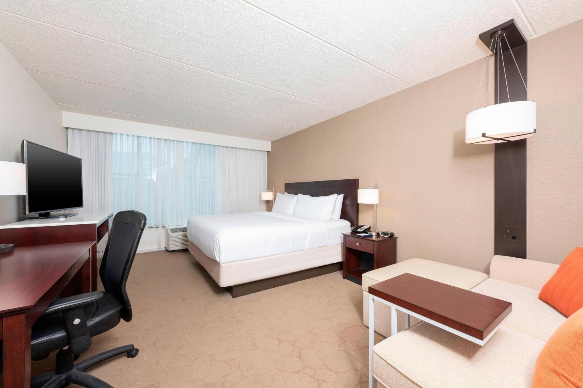 Delta Hotels By Marriott Kalamazoo Conference Center Екстериор снимка