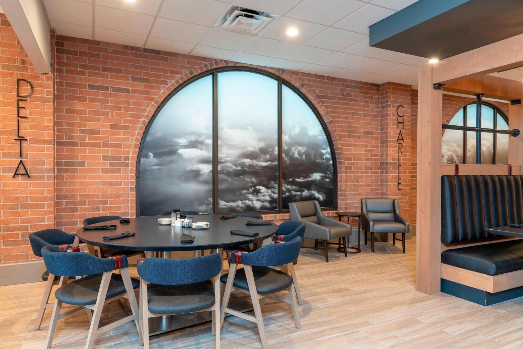 Delta Hotels By Marriott Kalamazoo Conference Center Екстериор снимка