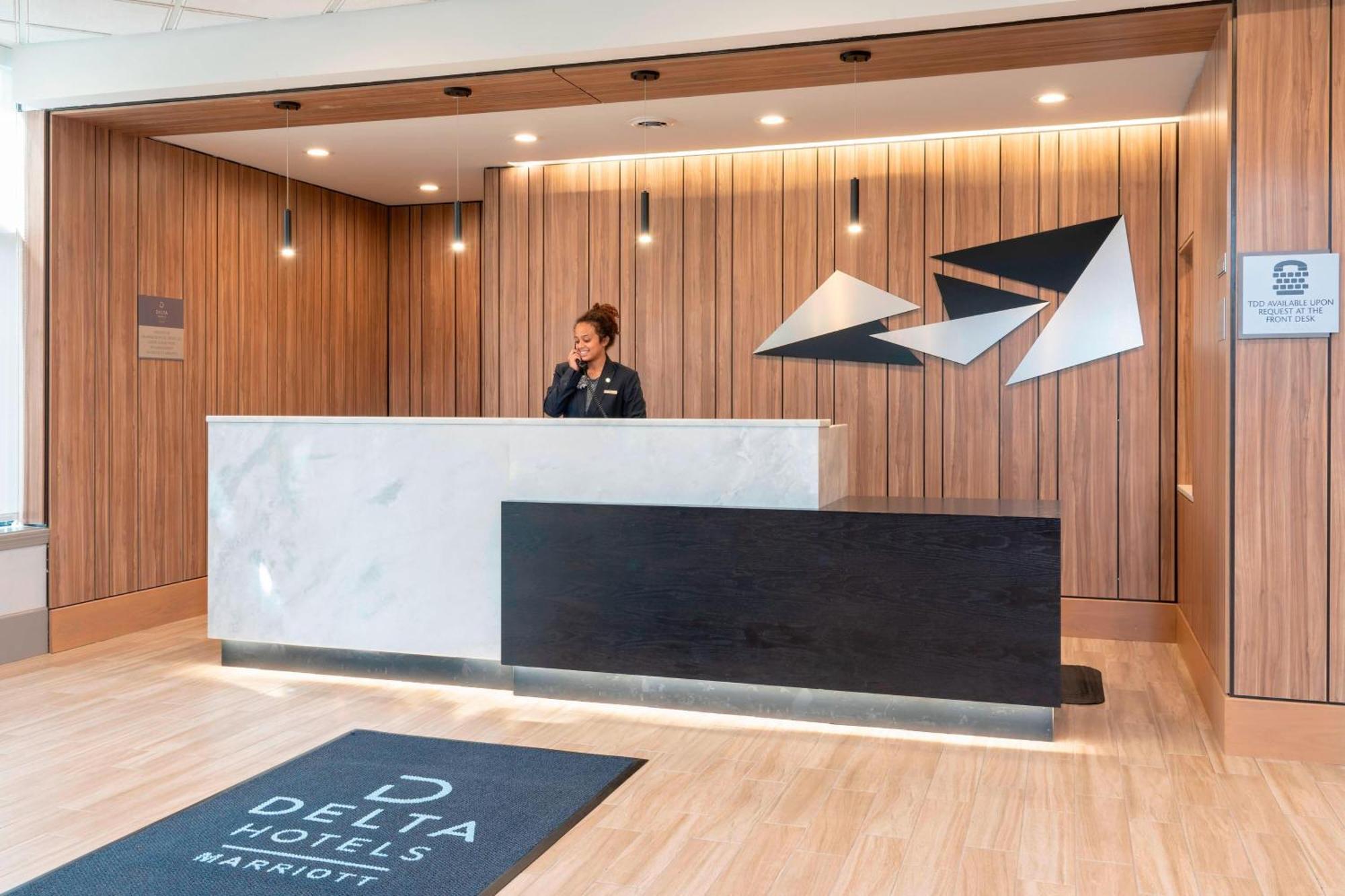 Delta Hotels By Marriott Kalamazoo Conference Center Екстериор снимка